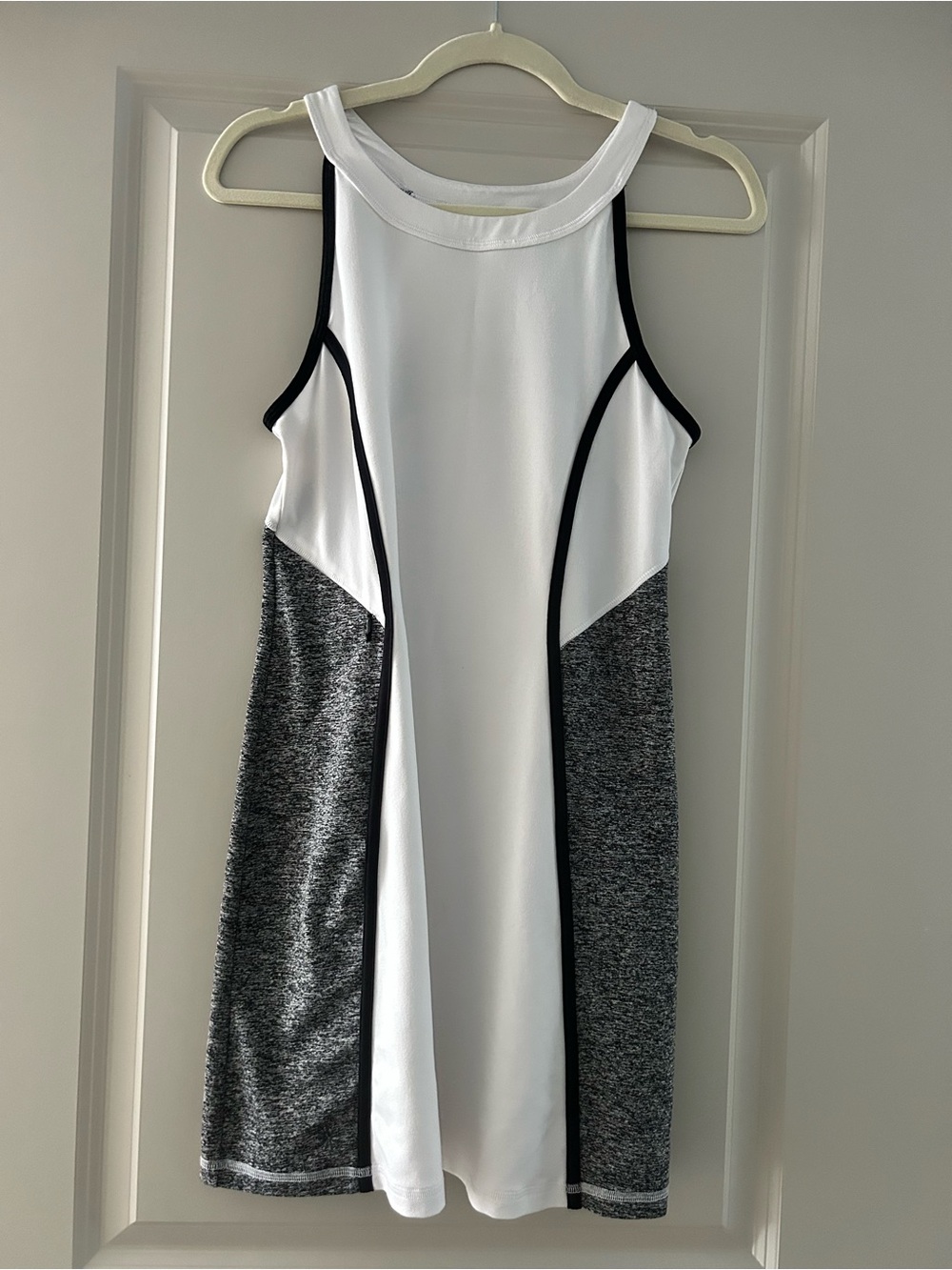 Athleta Racerback Athletic Dress White Gray Colorblock Women’s Small